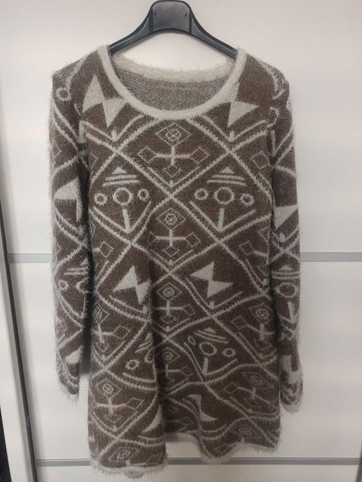 Sweter beżowo-biały