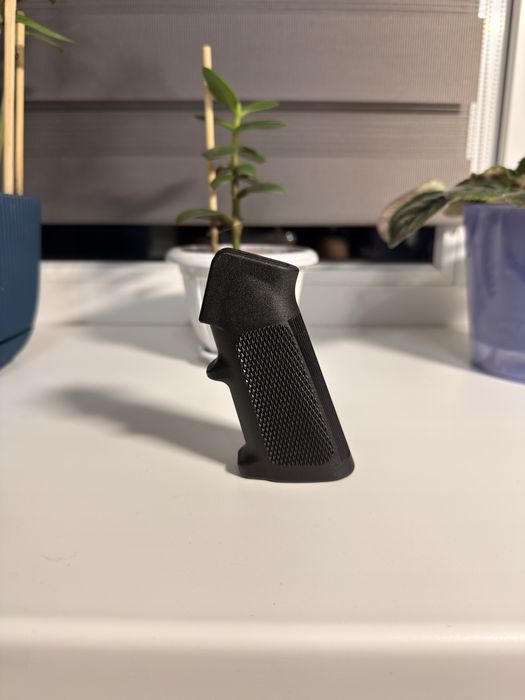 Приклад Mil-Spec , руківʼя пістолетне , руківʼя взведення AR-15