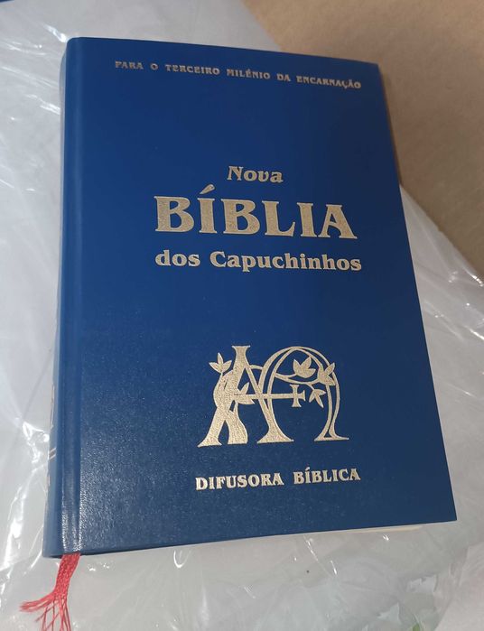 Bíblias sagradas, lote de 4