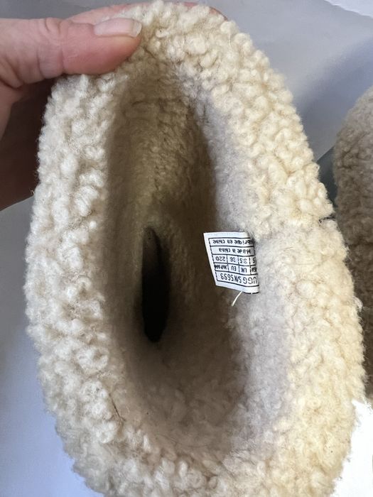 Резиновые сапоги UGG с манжетами и внутри овчина.