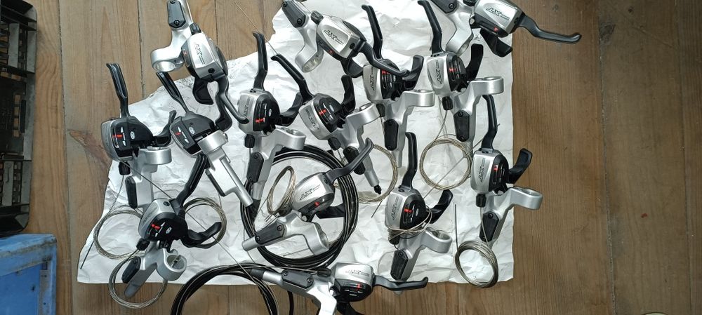 Manetes integradas Shimano XT