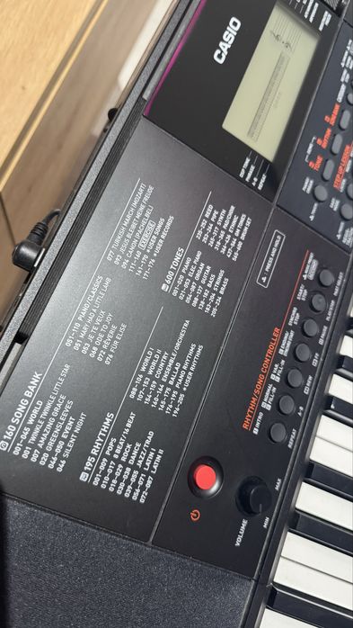 Синтезатор Casio CT-X700