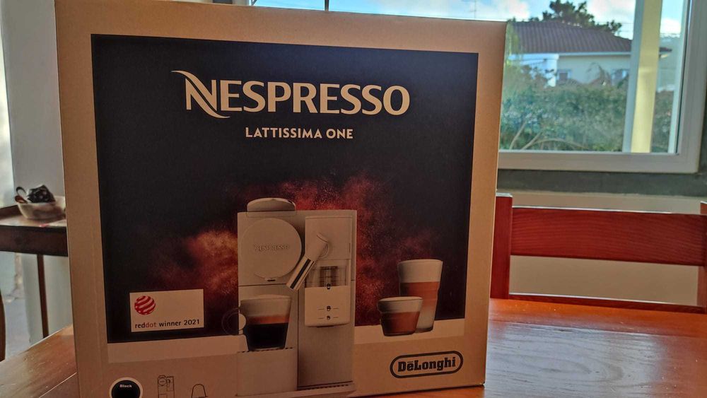 Nespresso Lattissima One Shadow Black (Nova Embalada) Garantia 01/2028