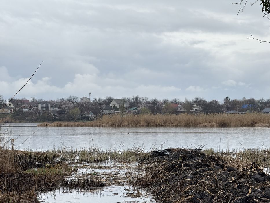 Продаж ділянки біля річки