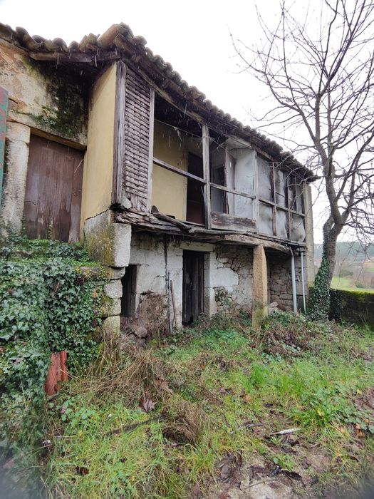 Casa para Reconstrução em Passô (Moimenta da Beira)