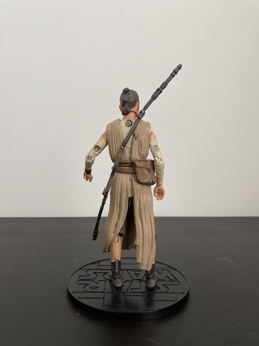 Rey - Star Wars - Action Figure 17cm (with base and accessory)64552100879233121