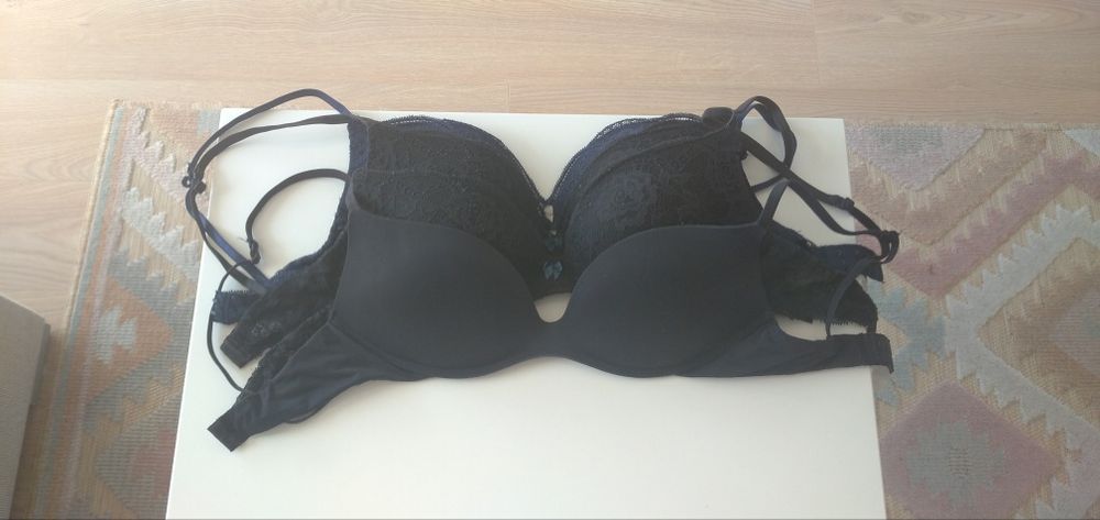 2x biustonosz Intimissimi Gioia super Push-up czarny granatowy 70C 70D