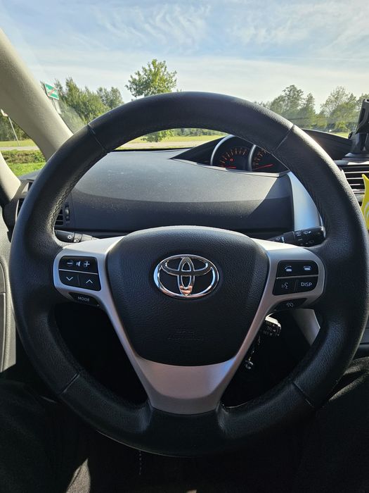 Toyota Verso 1.8b 2011r