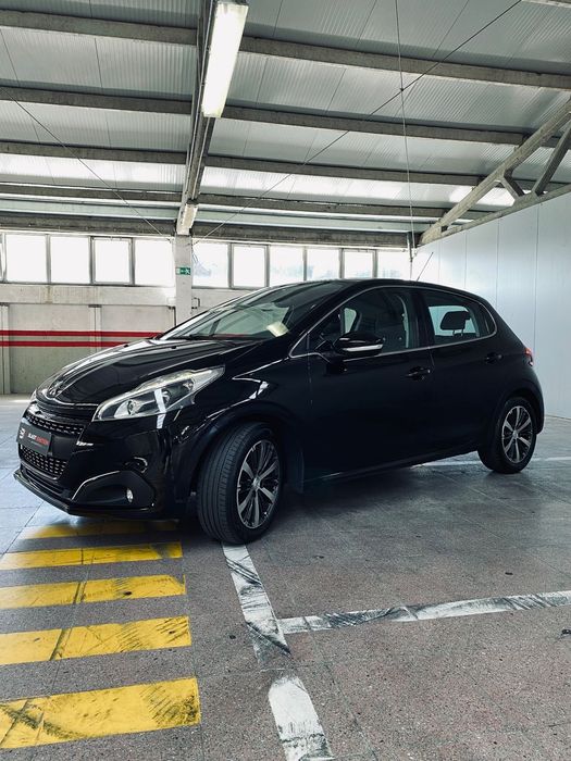 Peugeot 208 PureTech 110 Stop & Start Allure foto 4