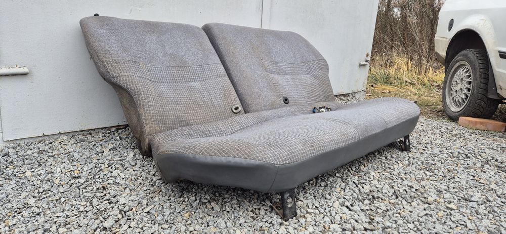 Диван з роздільною спинкою escort