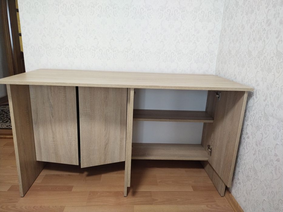 Письмовий стіл, парта