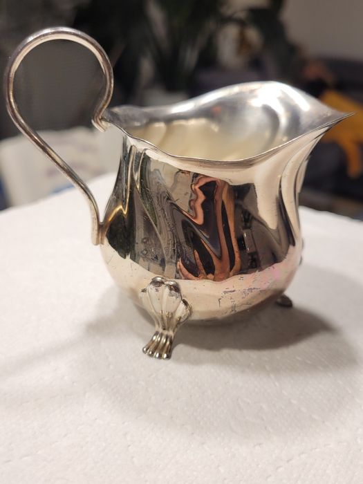 Mały mlecznik z uchwytem