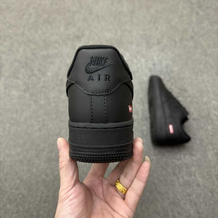 Nike Air Force 1 Low Supreme Czarny r.43