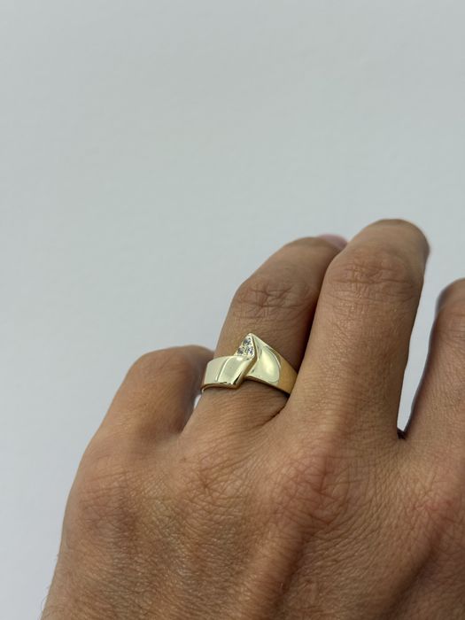 Złoty pierścionek rozmiar 17