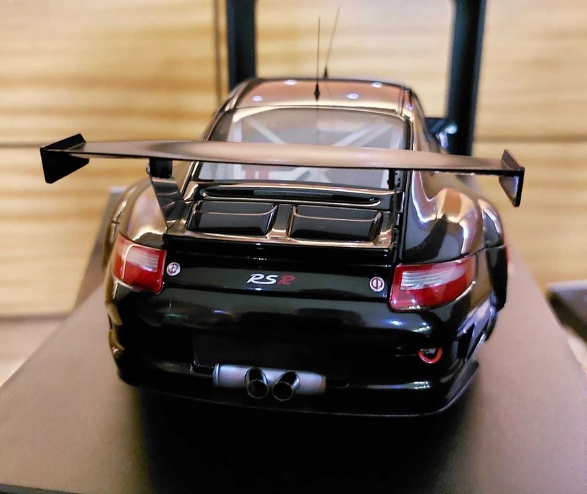 Porsche 911 (997) GT3 RSR Plain Body Version 2010 AUTOart 1:18