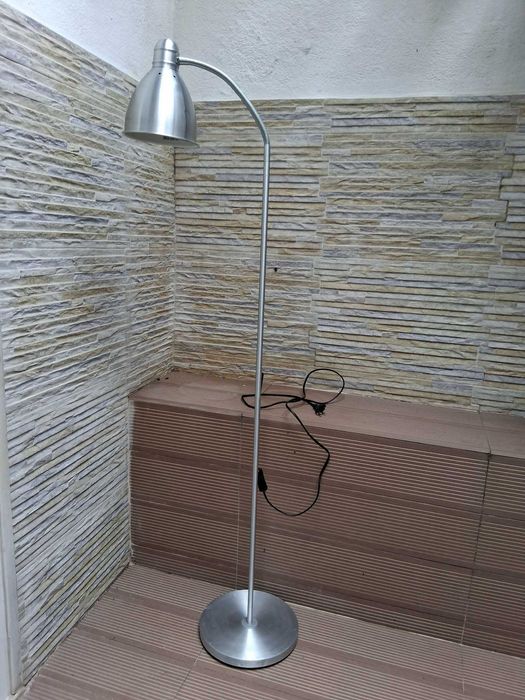 Vende-se Candeeiro Pé Ikea