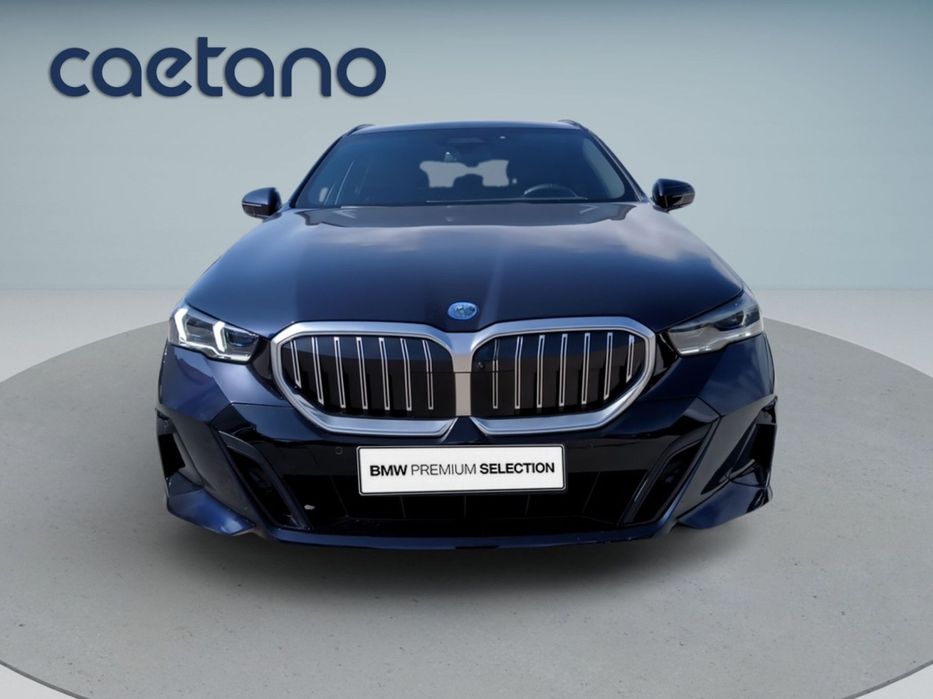BMW 530 e Pack Desportivo M foto 2