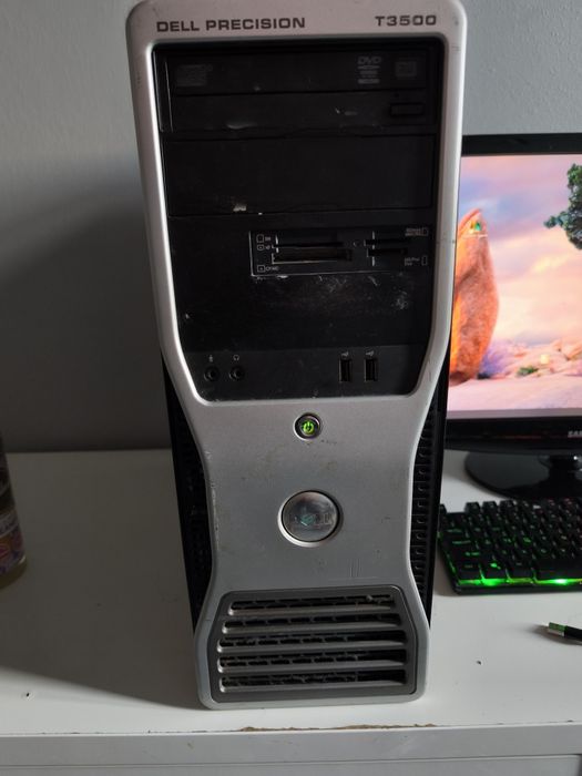 Dell Xeon X560 12GB RAM GTX 650 TI Monitor 22 Mysz Rival 3