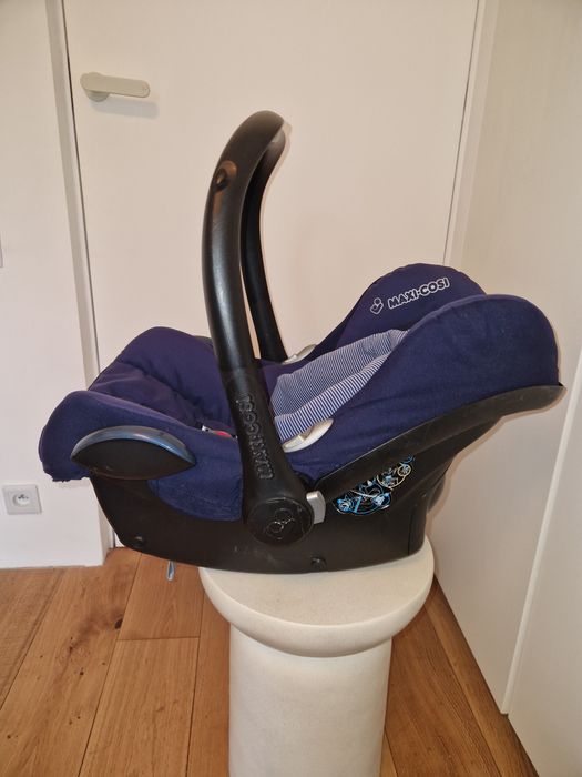 Fotelik Maxi-Cosi CabrioFix (0-13 kg) + Baza ISOFIX FamilyFix