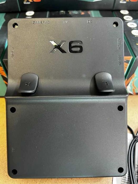Консоль з 32bit іграми
