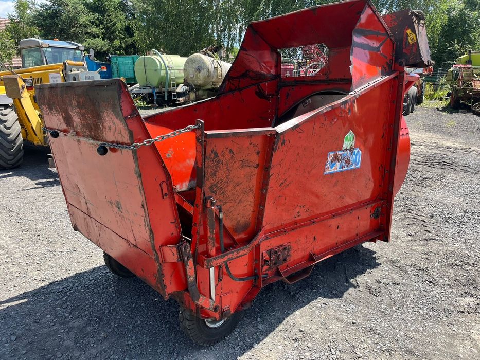 Scielarka do slomy bel  lucas kverneland tomahowk