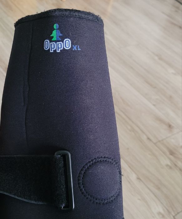 Stabilizator łokcia tenisisty OPPO 1080 XL – czarny