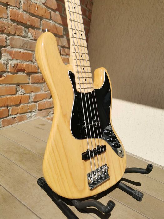 Gitara basowa FENDER American Pro Jazz Bass V