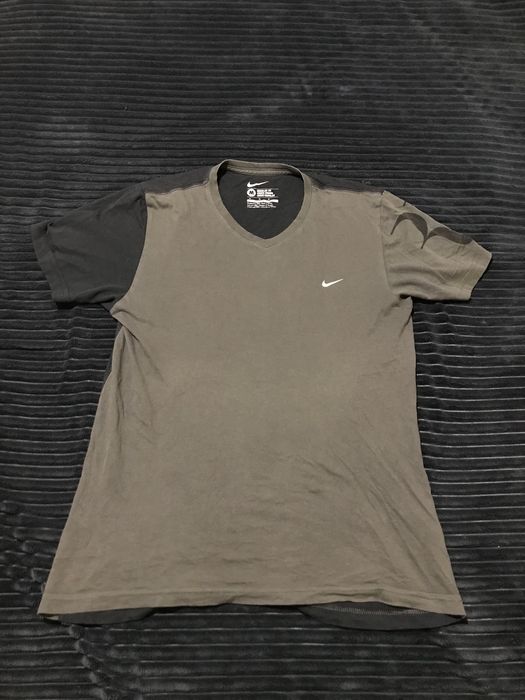 Футболка Nike.