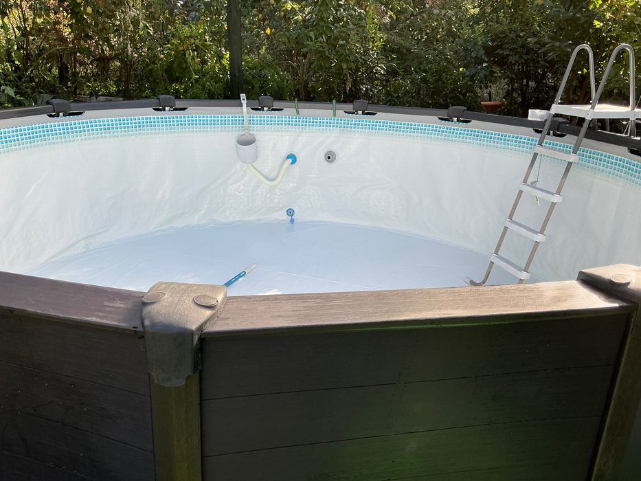 Piscina grande INTEX 2 temporadas     Discrição abaixo. Ver meus anúncio