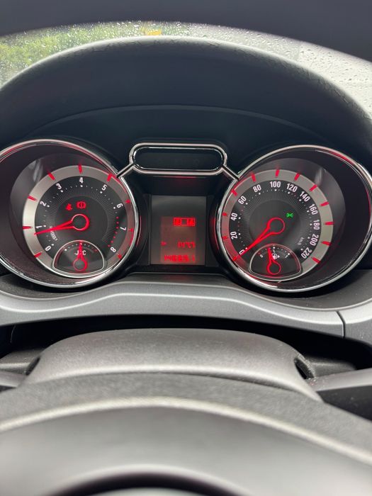Opel Adama 2013 r. 1.2 b