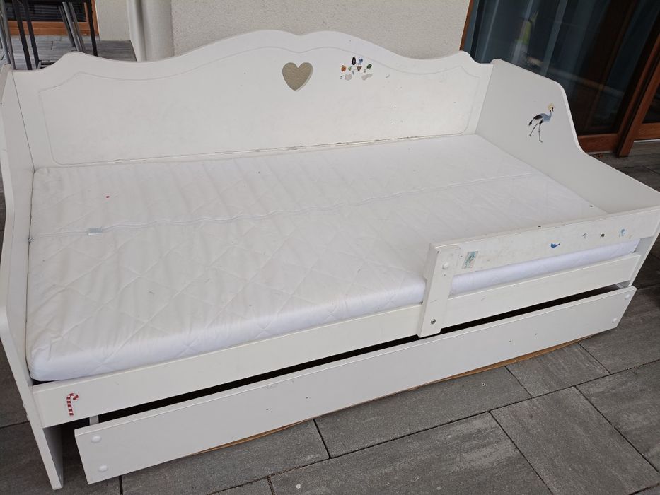 Łóżko dziecięce białe z barierką i szufladą – 85×165 cm