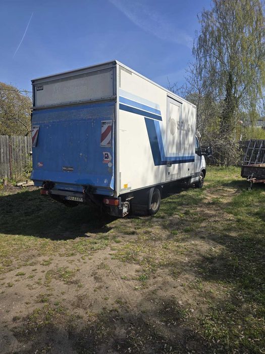 Iveco Daily 2.3 – kontener z windą | 8 EP
