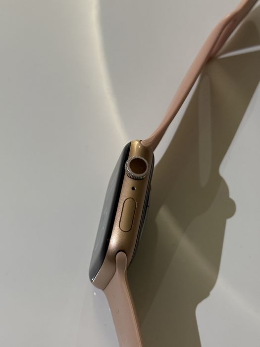 Apple Watch 5 44mm gold rose