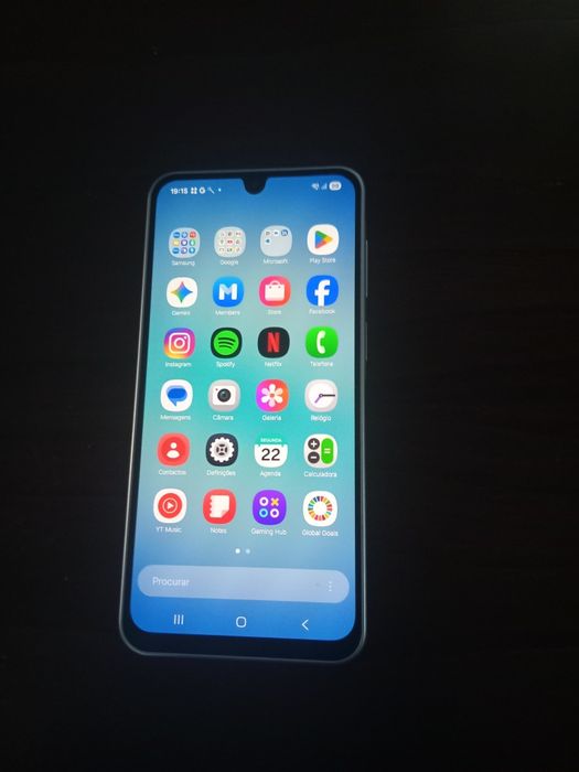 Telemóvel da marca Samsung.