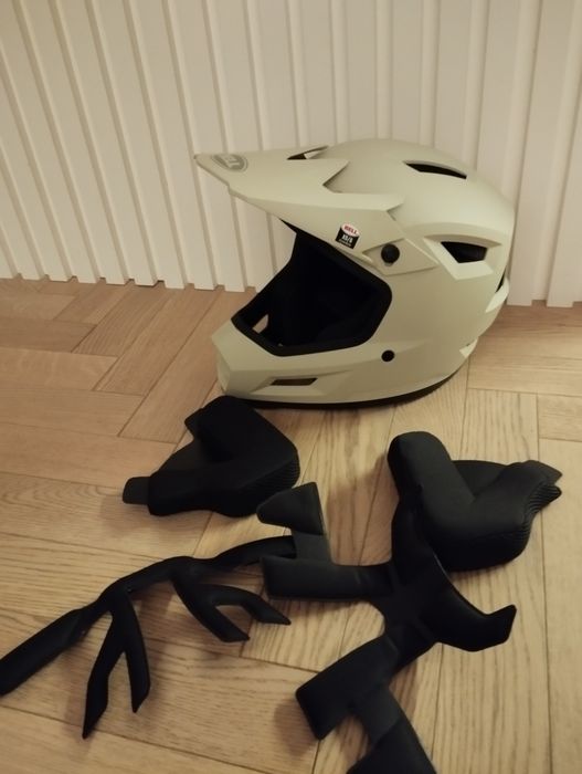 Kask na hulajnogę elektryczną  BELL