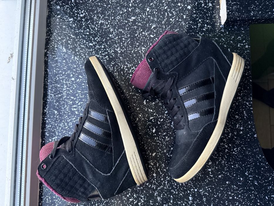 Жіночі кросівки adidas