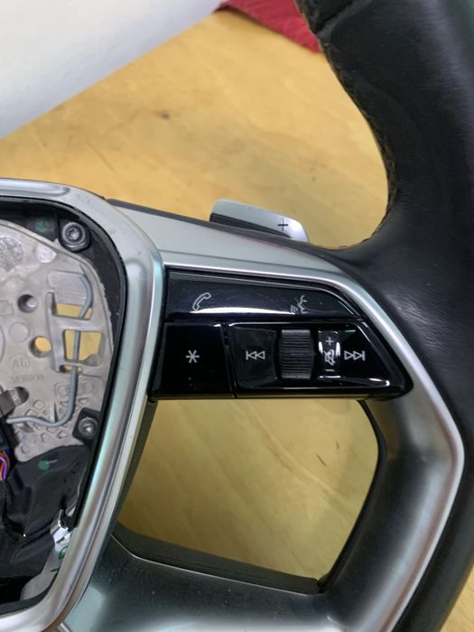 Кермо Audi E tron