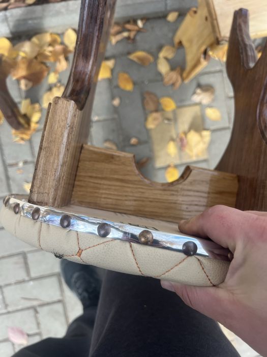 Деревяні стільці нові