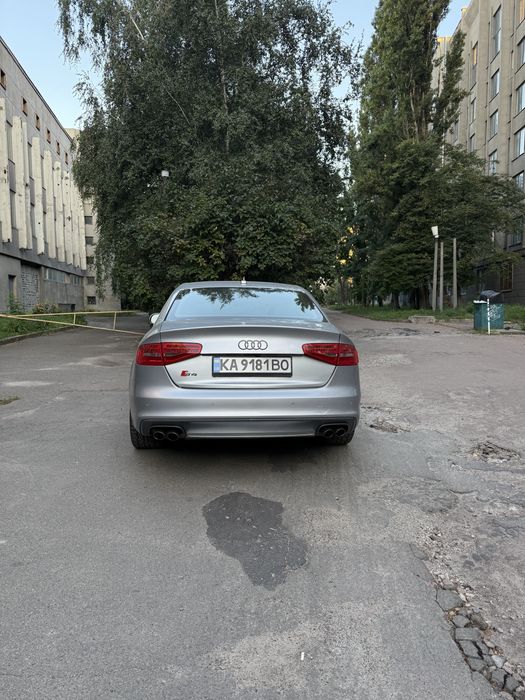 Продам Audi S4b8 3.0 бензин (333 к.c.)