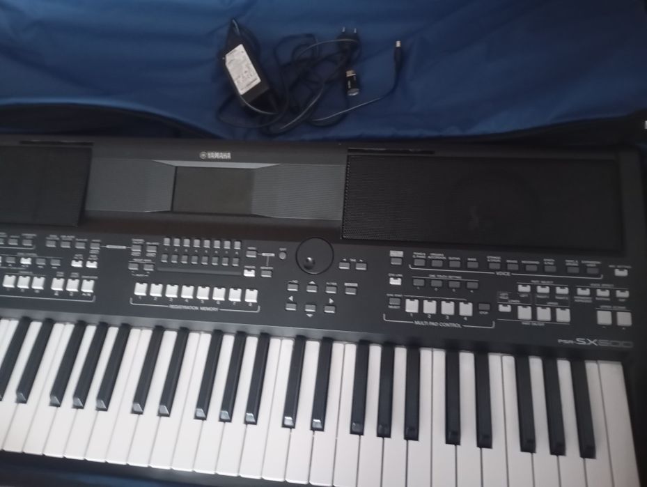Синтезатор YAMAHA PSR-SX 600
