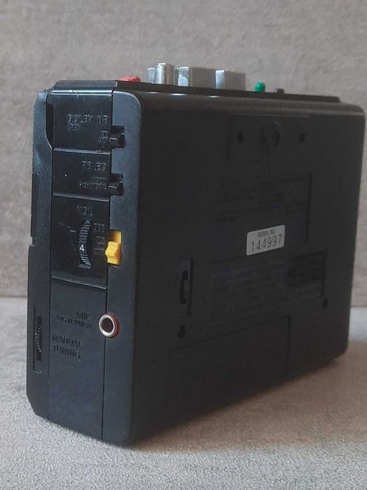 Кассетный плеер SONY WM-AF67