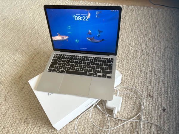 MacBook Air M1  8GB 256
