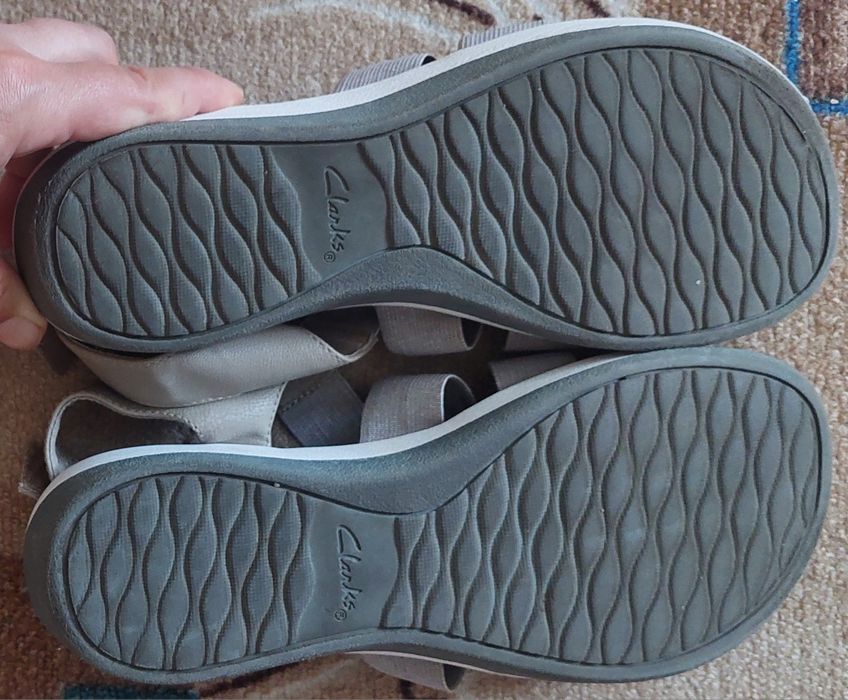 Жіночі босоніжки Clarks р.39