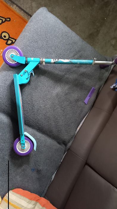 Trotineta de menina como nova