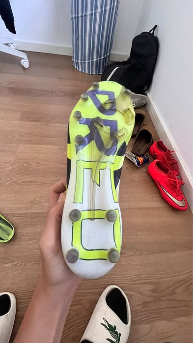 Chuteira Adidas Predator Elite AG