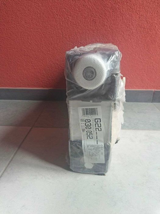 «Новий сталевий радіатор Vogel & Noot 22 KV 300x520 з термоклапаном» (Австрія)