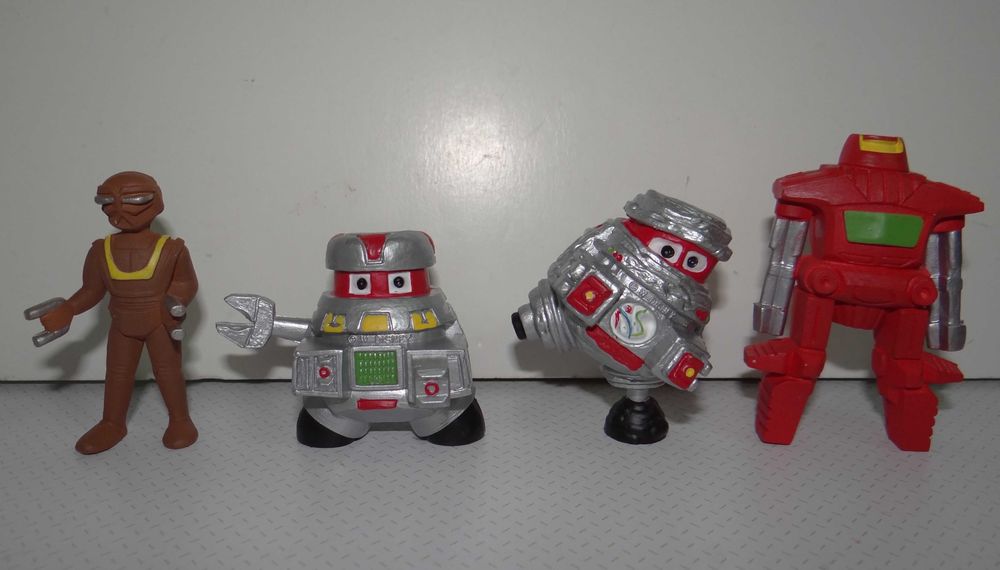 coleção completa bonecos figuras PVC Abismo Negro - Maia Borges