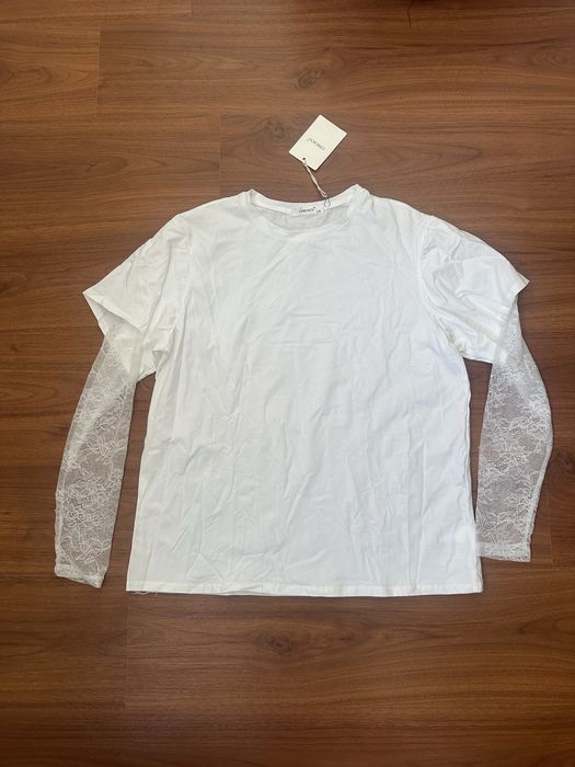 T-shirt Branca com Mangas em Renda Nova com Etiqueta