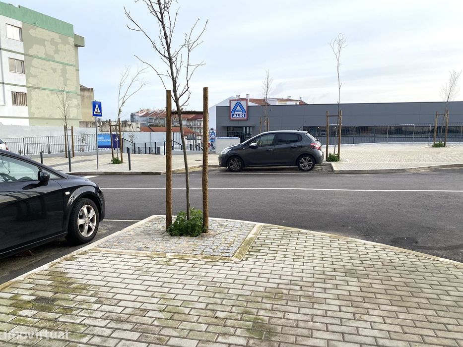 Espaço Comercial na Falagueira-Venda Nova