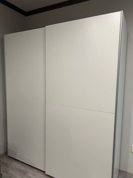 Białe szafy przesuwne komandor garderoba- dostepne od 29 grudnia